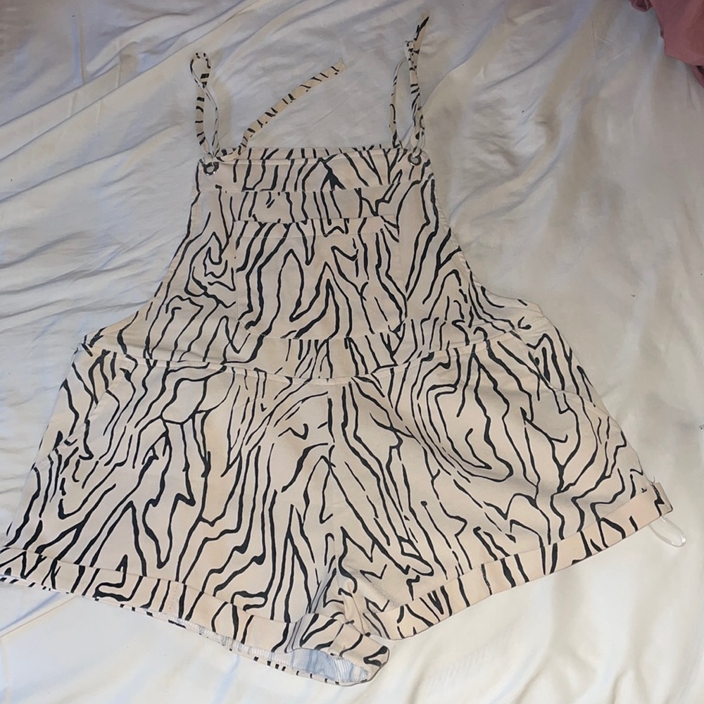 Princess Polly Utopia Romper!🖤